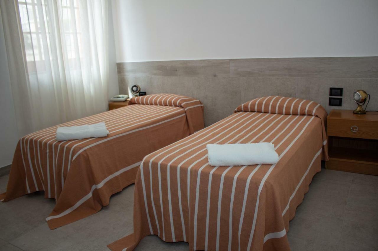 Hotel Apeneste マッティナータ エクステリア 写真